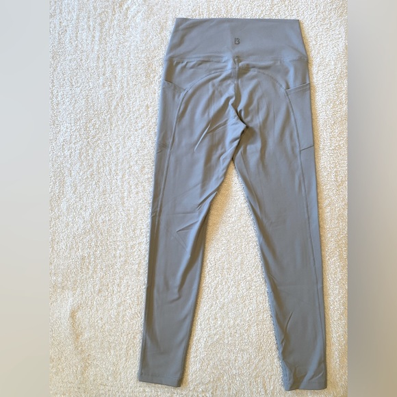 BuffBunny Luna Leggings size Medium in Stone - Picture 3 of 3